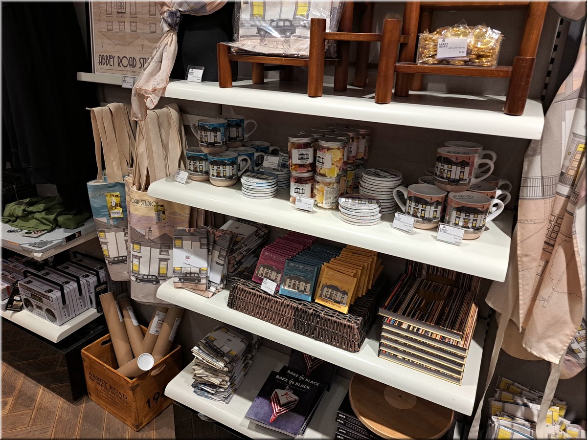 250726-Londyn-125455AbbeyRoad-prodejna_H.jpg
