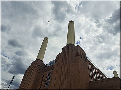 250728-Londyn-143714BatterseaPowerStation_Ad.jpg