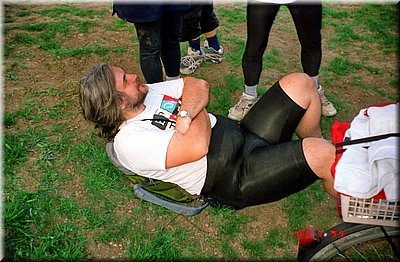 1999-04-10 BBCC OkoHoBu Danecek na zemi ---zneg.jpg