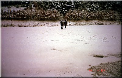 2001-01-14 BBCC Lochov (BBCC vyslapane na ledu) 12 ---zneg.jpg